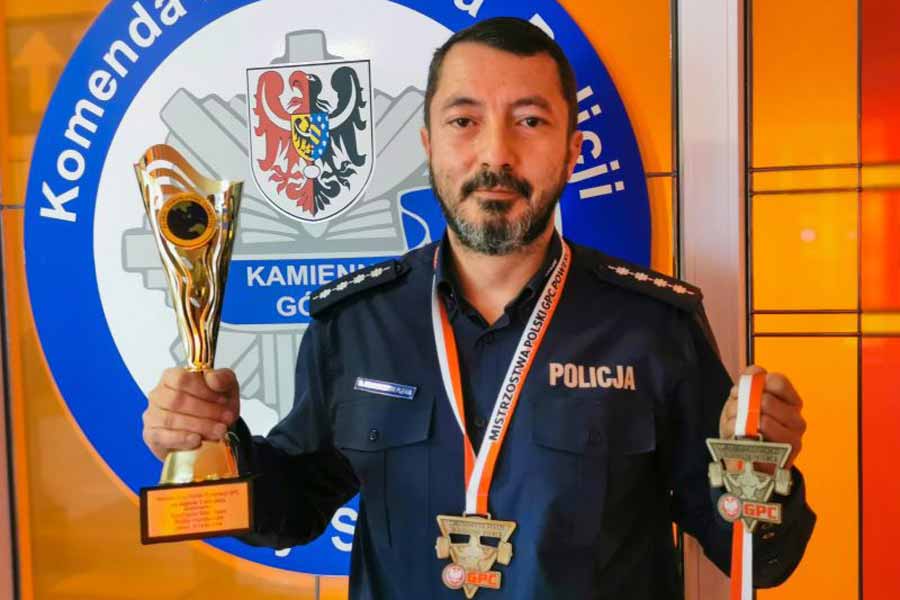 Dwa złota na Mistrzostwach Polski dla policjanta z Kamiennej Góry
